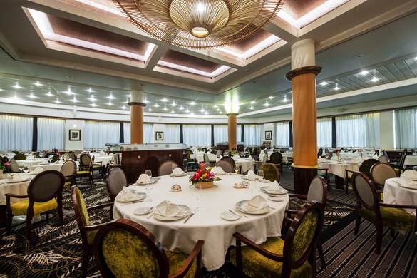 Paul Gauguin Cruises MS Paul Gauguin L'Etoile Restaurant 2 ©Paul Gauguin Cruises.jpg